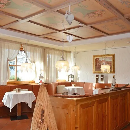 Park Bellacosta Otel Cavalese